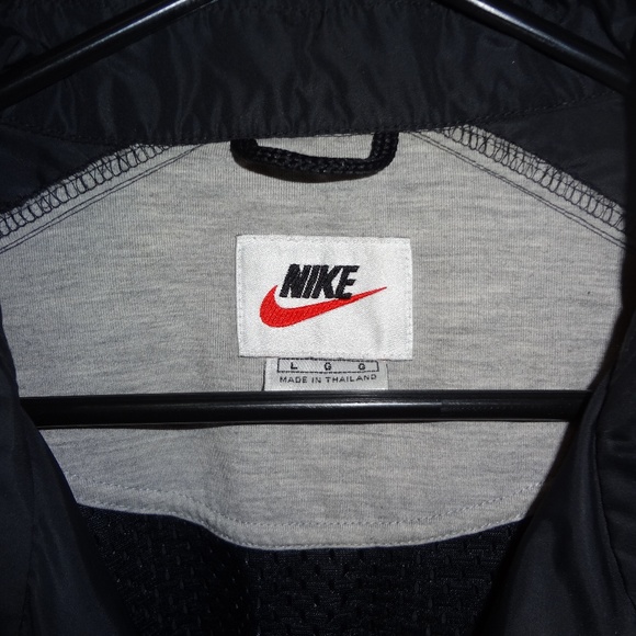 VINTAGE NIKE JACKET - Picture 2 of 3